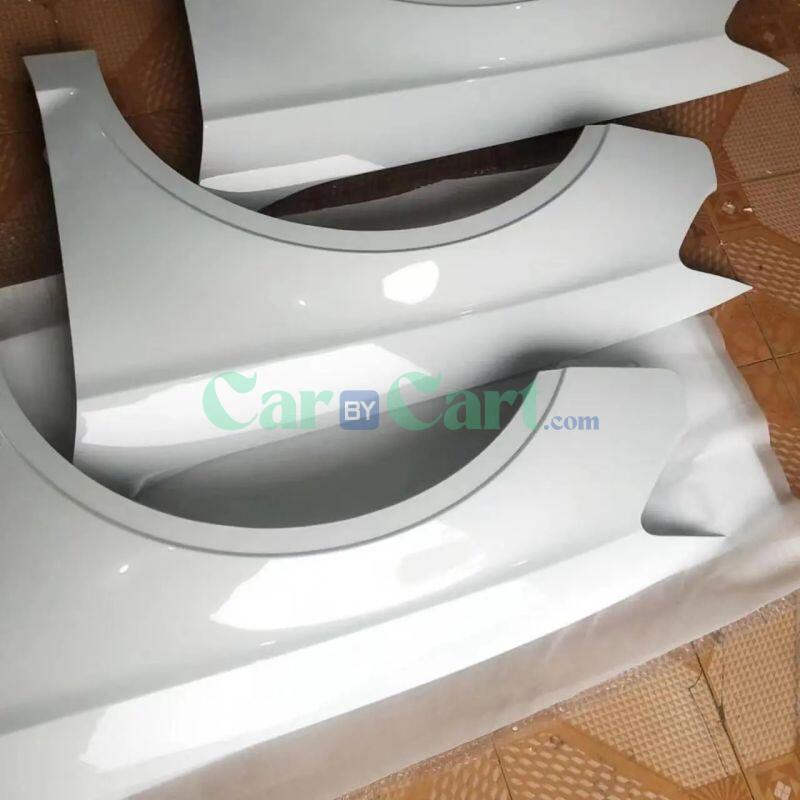 Left and right fenders